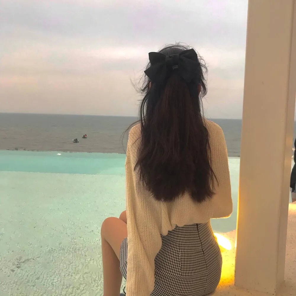 美丽腥世界海报