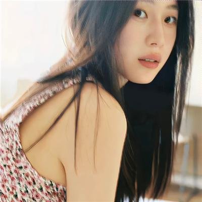 灼热的萤火虫海报